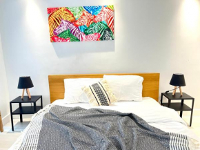 WONDER HOMES- Spacious dublex,5 BR/2BA,AC, Terrace with Sea View, Istanbul